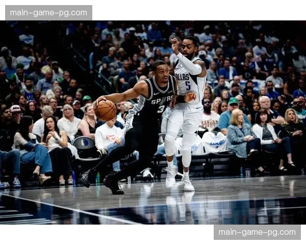 马刺40分狂胜76人巩固次席 文班亚马仅10分展现团队深度